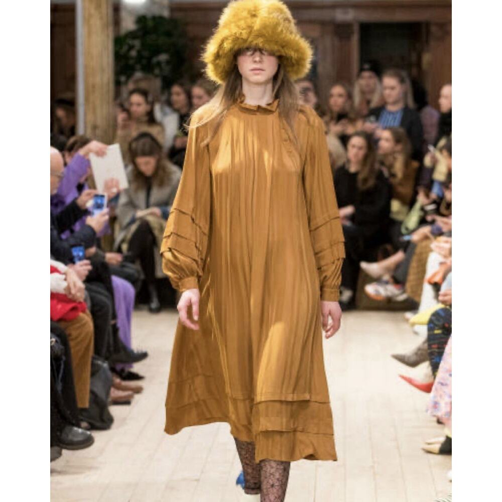 Hofmann Copenhagen Adele Long Sleeves Midi Dress AW19 Fashion Show Size 42